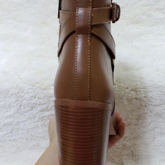 Michael Kors ankle booties - Picture 2 of 12